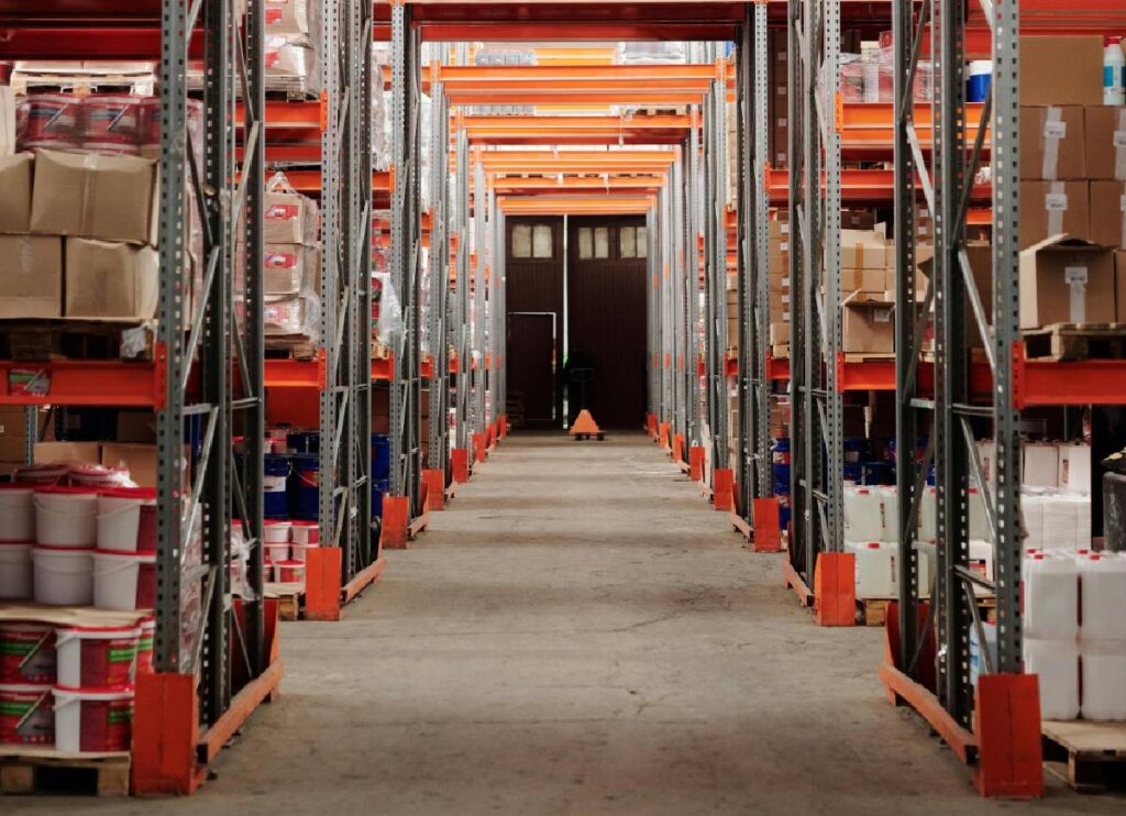 Immagine inevidenza news - Come organizzare un magazzino: guida pratica per una logistica efficiente